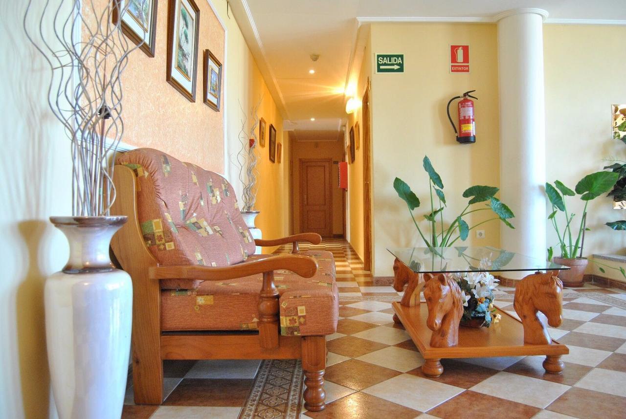 Hotel Las Dehesas Navalvillar de Pela ภายนอก รูปภาพ